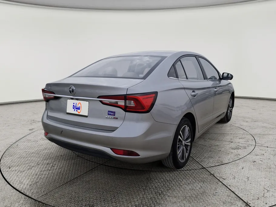 ام جي 5 LUX 2023 