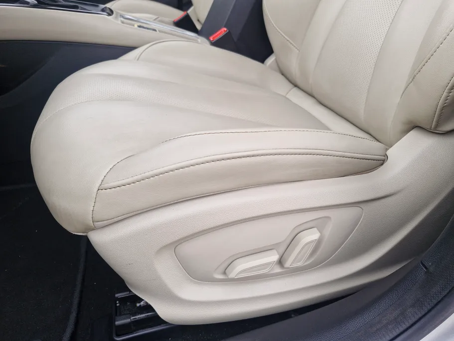 ام جي 5 LUX 2023 