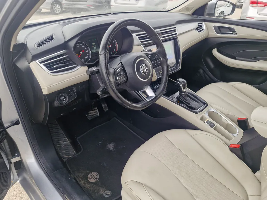 ام جي 5 LUX 2023 