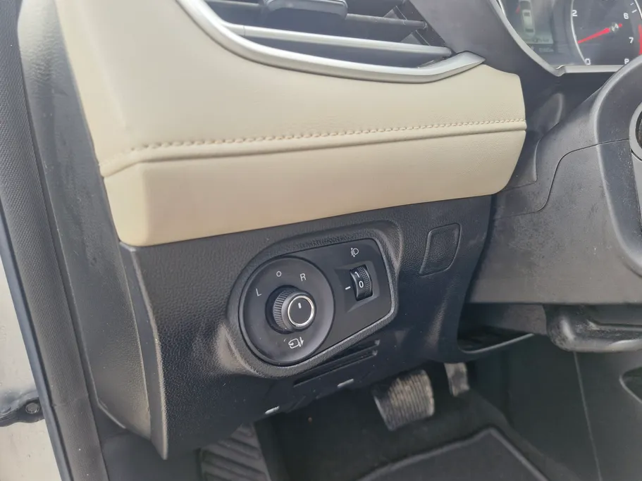 ام جي 5 LUX 2023 