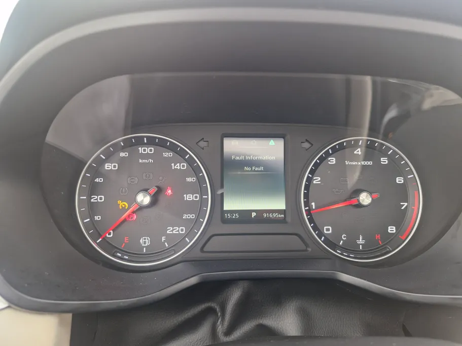 ام جي 5 LUX 2023 