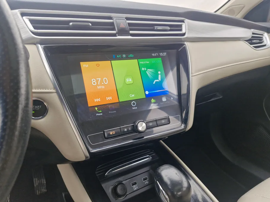 ام جي 5 LUX 2023 