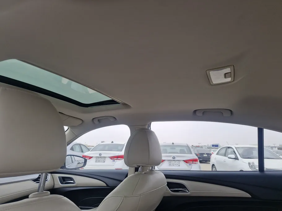 ام جي 5 LUX 2023 