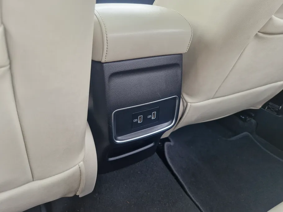 ام جي 5 LUX 2023 