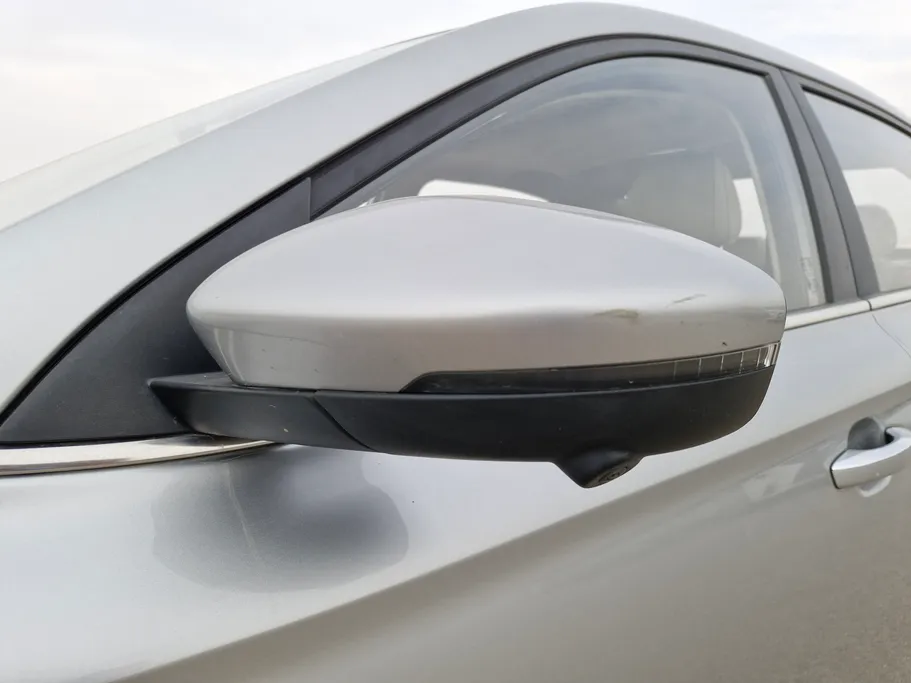 ام جي 5 LUX 2023 