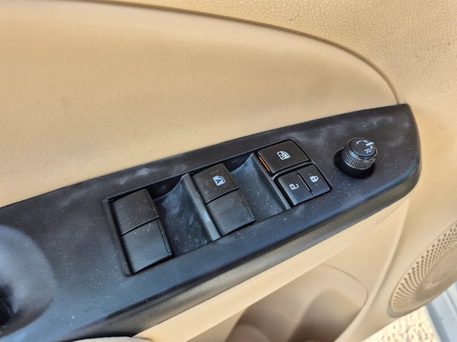 2022 Toyota Yaris  Y 