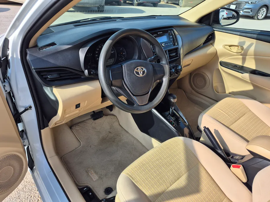 2022 Toyota Yaris  Y 