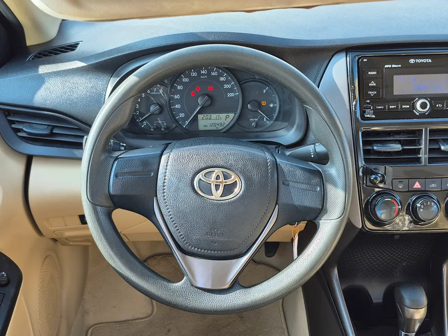 2022 Toyota Yaris  Y 