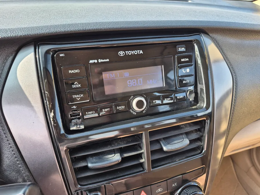 2022 Toyota Yaris  Y 