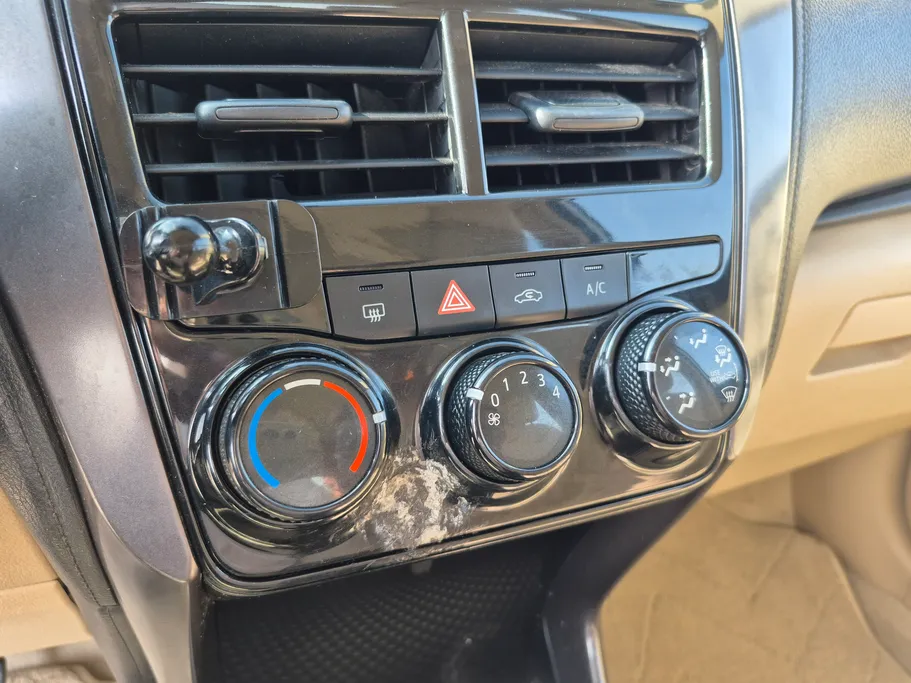 2022 Toyota Yaris  Y 