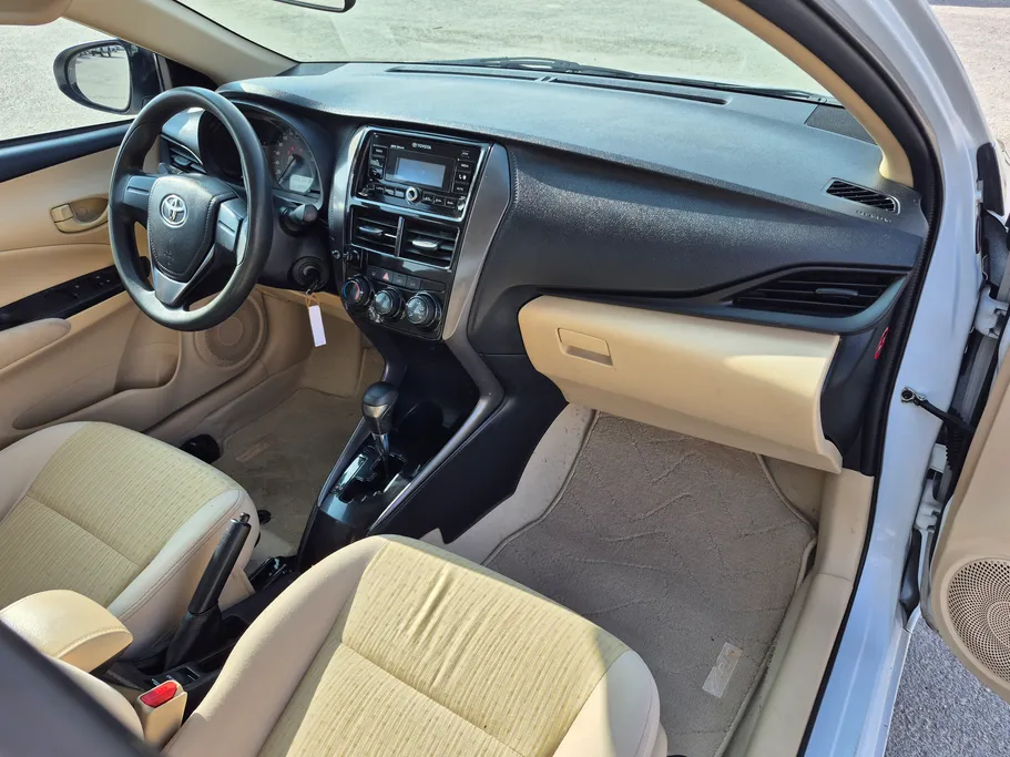 2022 Toyota Yaris  Y 