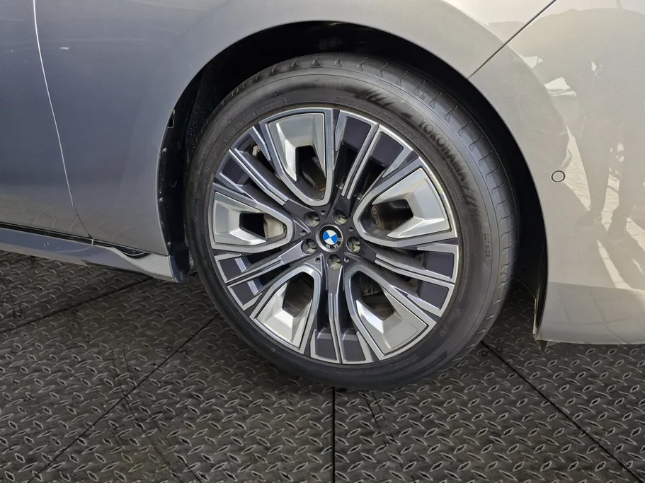 2024 BMW 7 Series 735i 