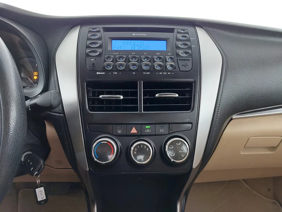 2019 Toyota Yaris  Y 