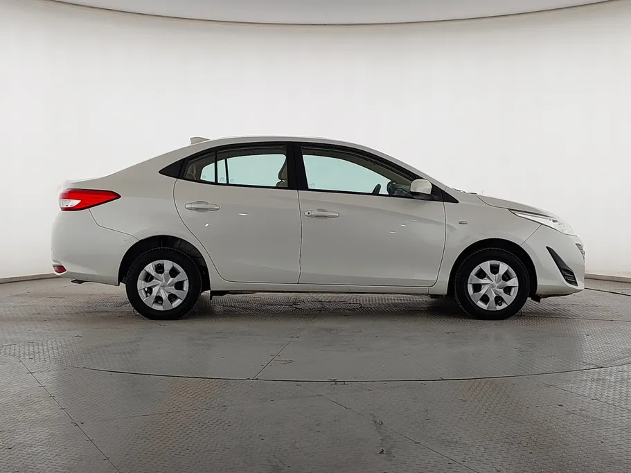 2019 Toyota Yaris  Y 