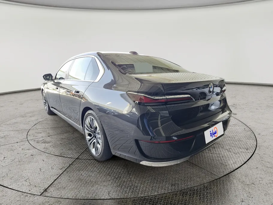 2024 BMW 7 Series 735i 