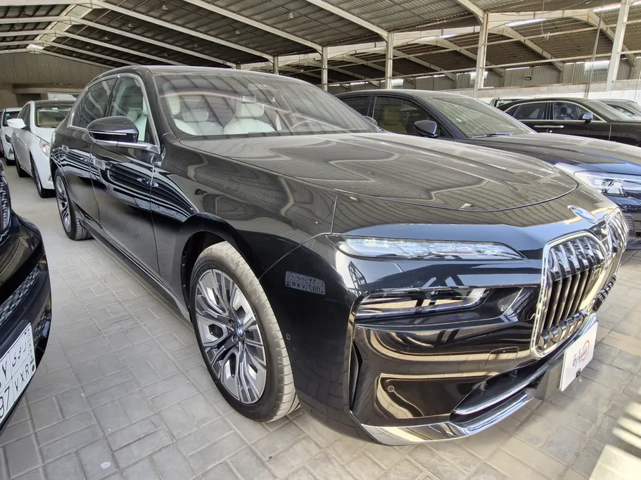 2024 BMW 7 Series 735i 