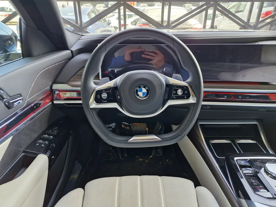 2024 BMW 7 Series 735i 