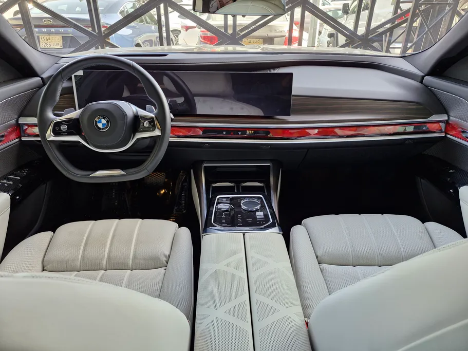2024 BMW 7 Series 735i 