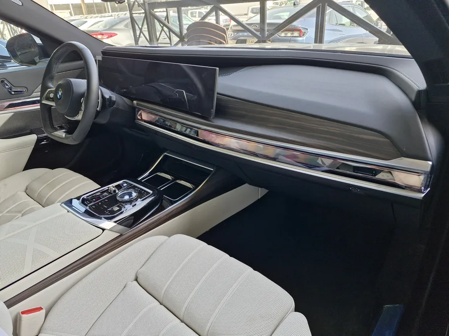 2024 BMW 7 Series 735i 