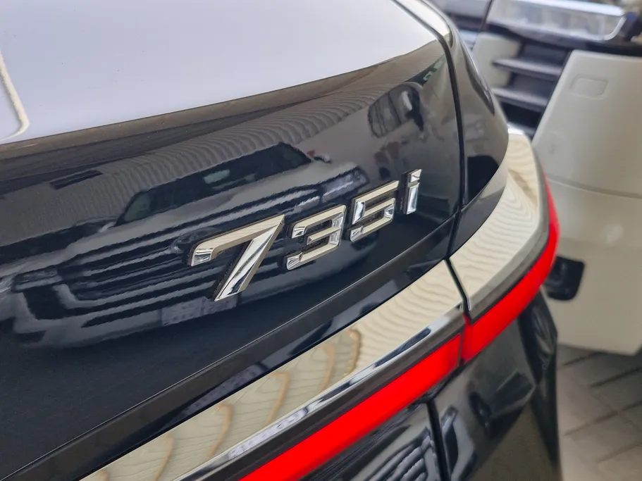 2024 BMW 7 Series 735i 