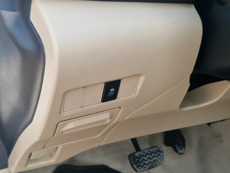 تويوتا يارس Y 2022 