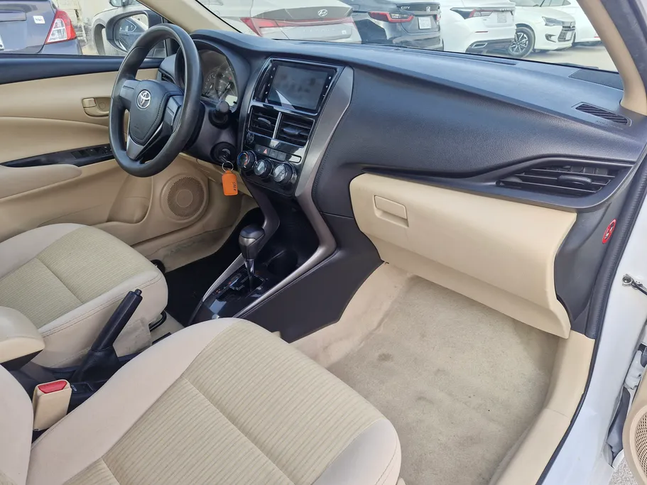 تويوتا يارس Y 2022 