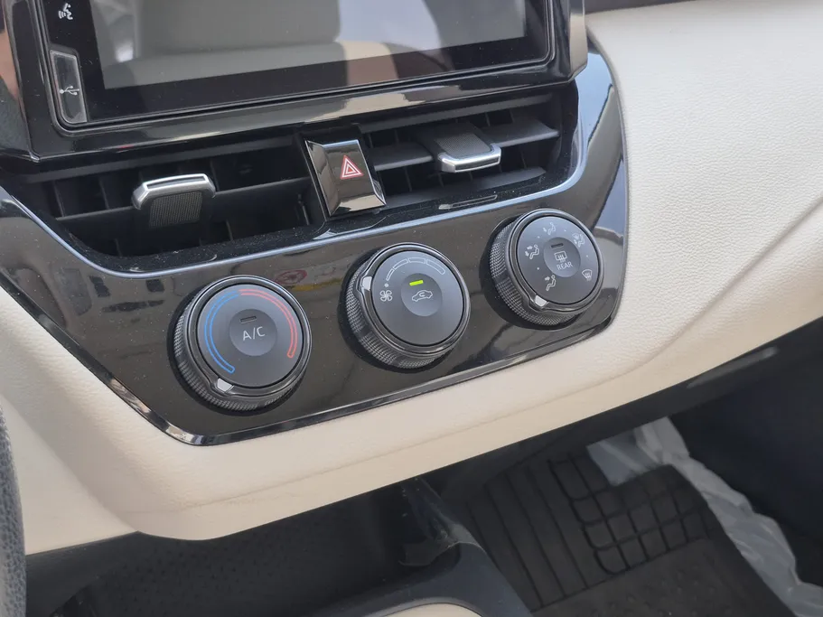 تويوتا كورولا XLI Executive Moonroof 2023 