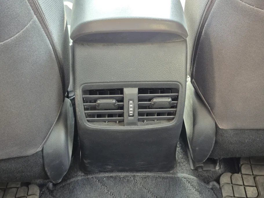 تويوتا كورولا XLI Executive Moonroof 2023 