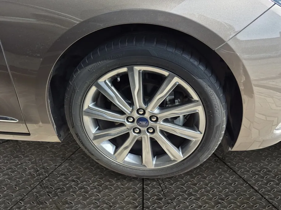 2022 Ford Taurus Titanium 