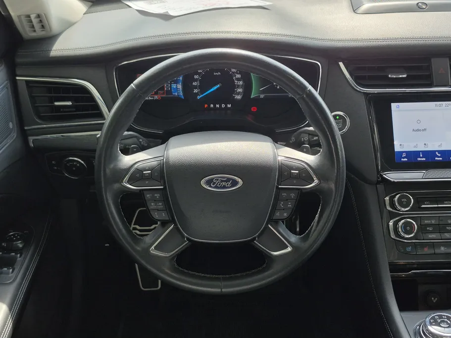 2022 Ford Taurus Titanium 