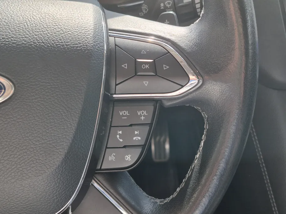 2022 Ford Taurus Titanium 