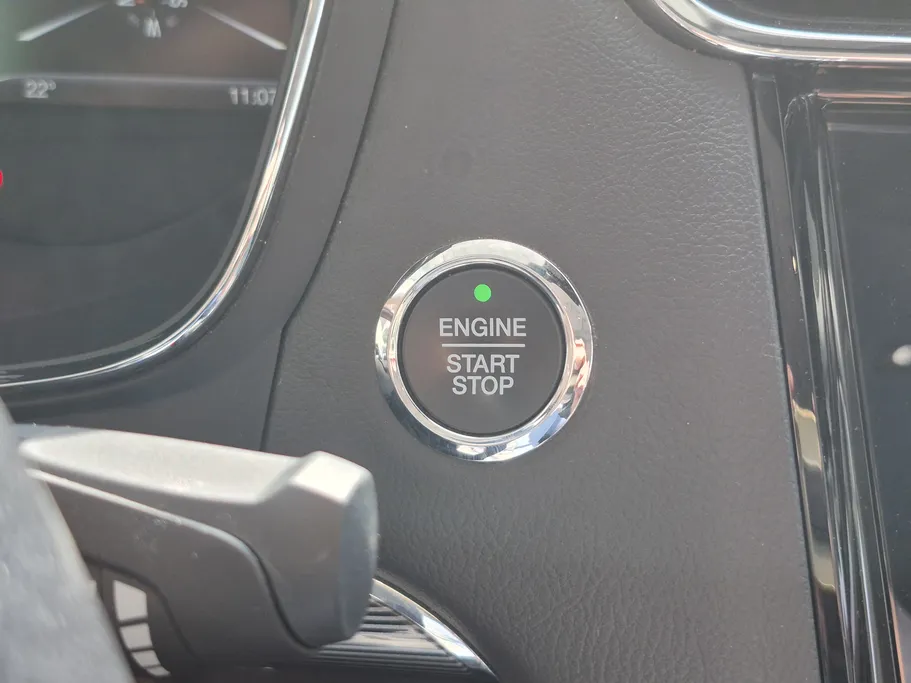 2022 Ford Taurus Titanium 