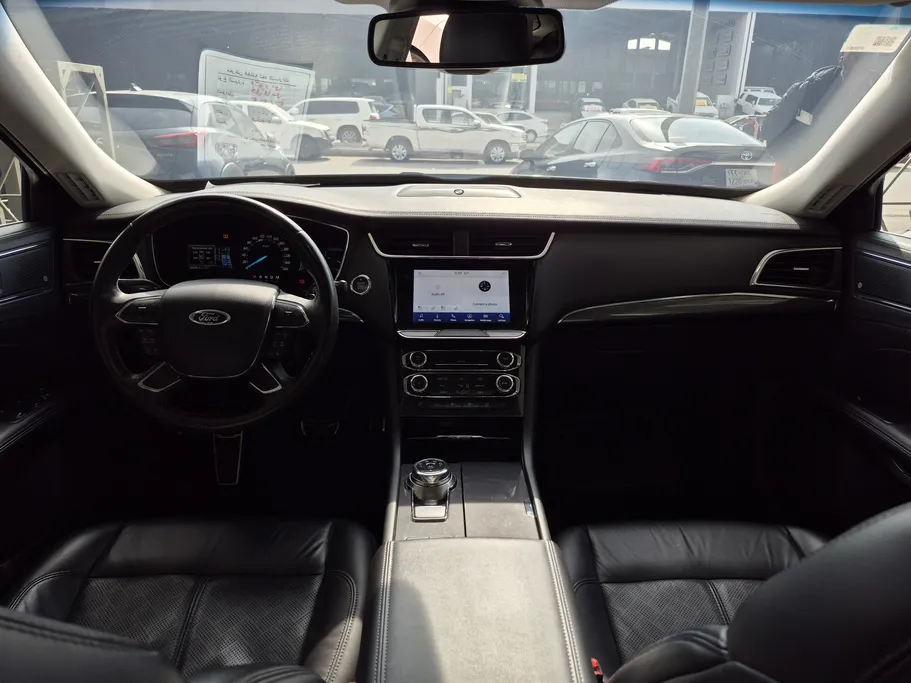 2022 Ford Taurus Titanium 