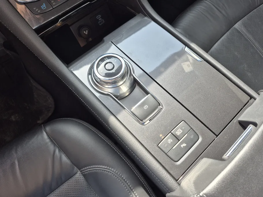 2022 Ford Taurus Titanium 