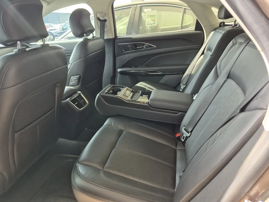 2022 Ford Taurus Titanium 