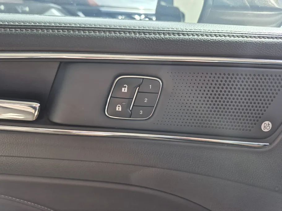 2022 Ford Taurus Titanium 