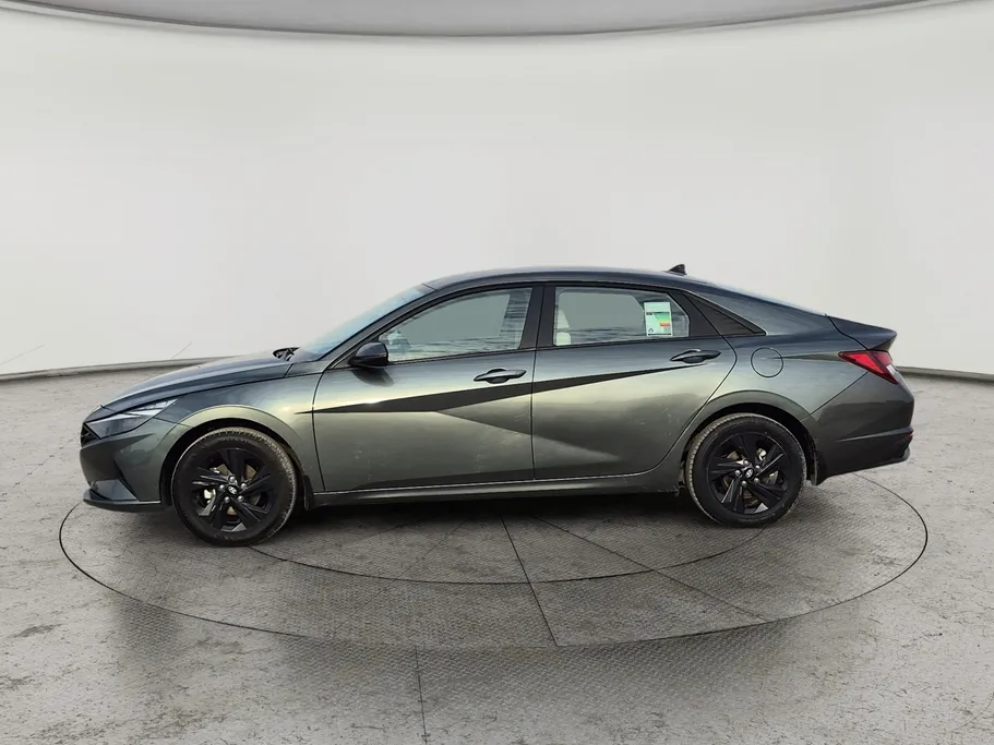 2023 Hyundai Elantra Smart 