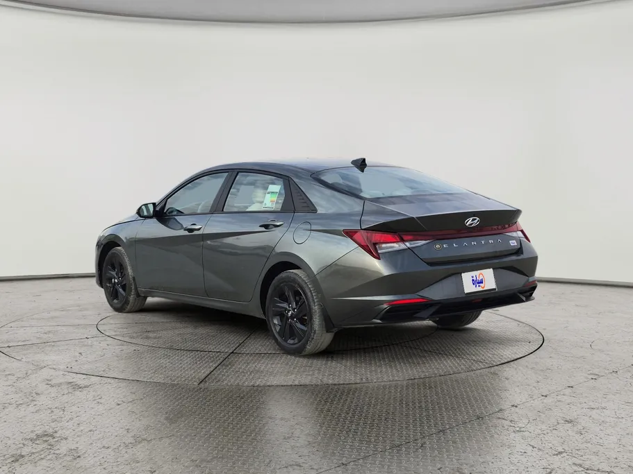 2023 Hyundai Elantra Smart 