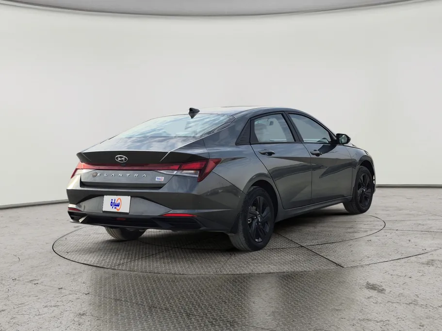2023 Hyundai Elantra Smart 
