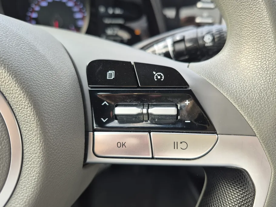 2023 Hyundai Elantra Smart 