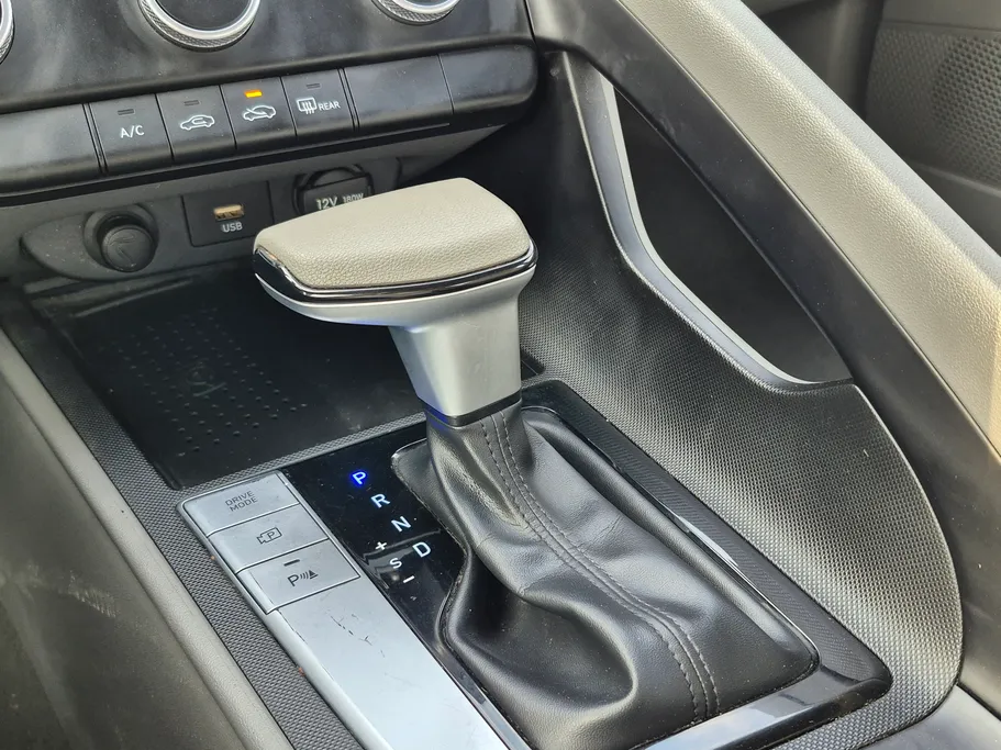 2023 Hyundai Elantra Smart 