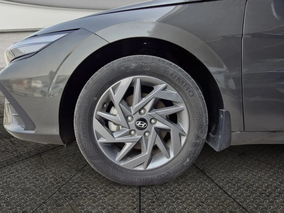 2024 Hyundai Elantra Smart 