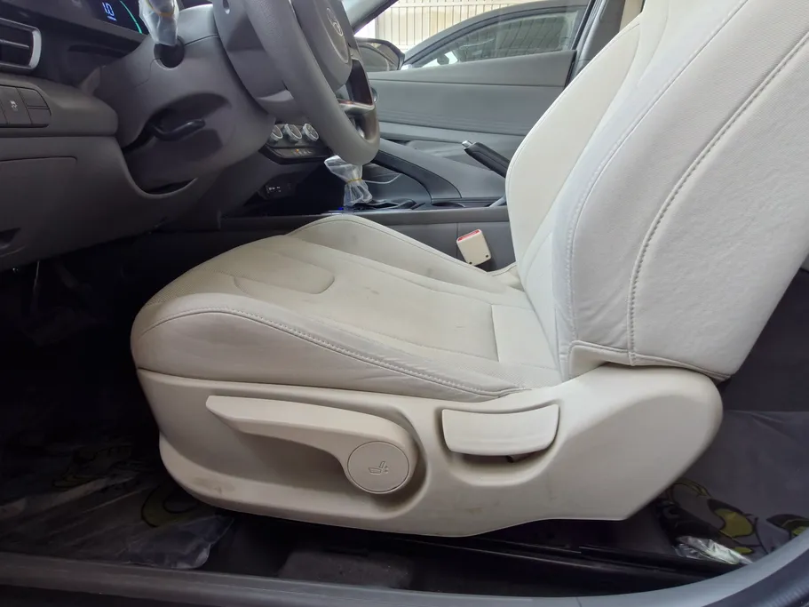 2024 Hyundai Elantra Smart 