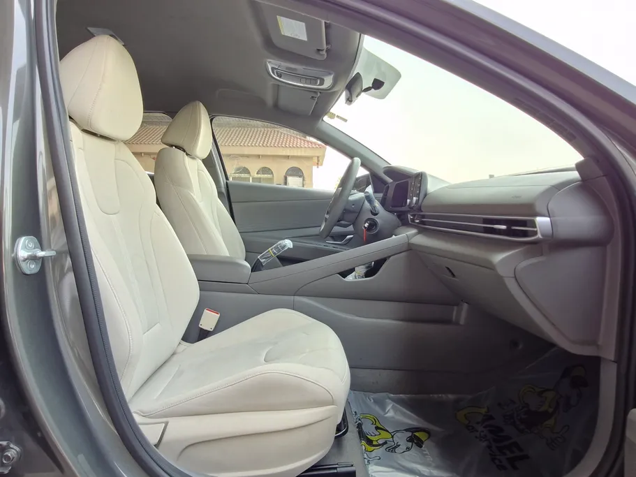 2024 Hyundai Elantra Smart 