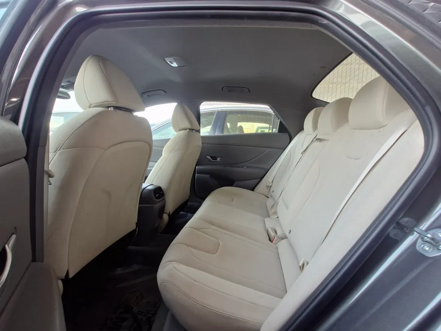 2024 Hyundai Elantra Smart 