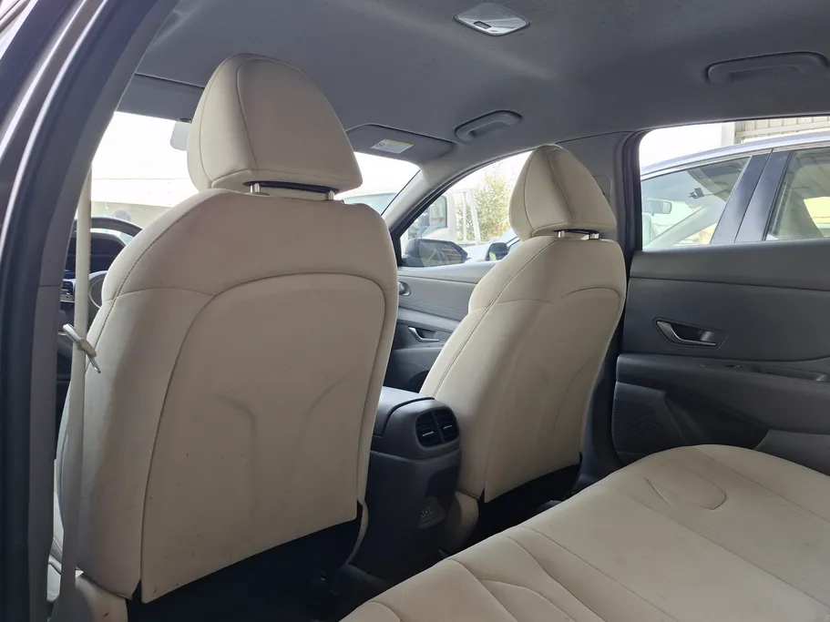 2024 Hyundai Elantra Smart 