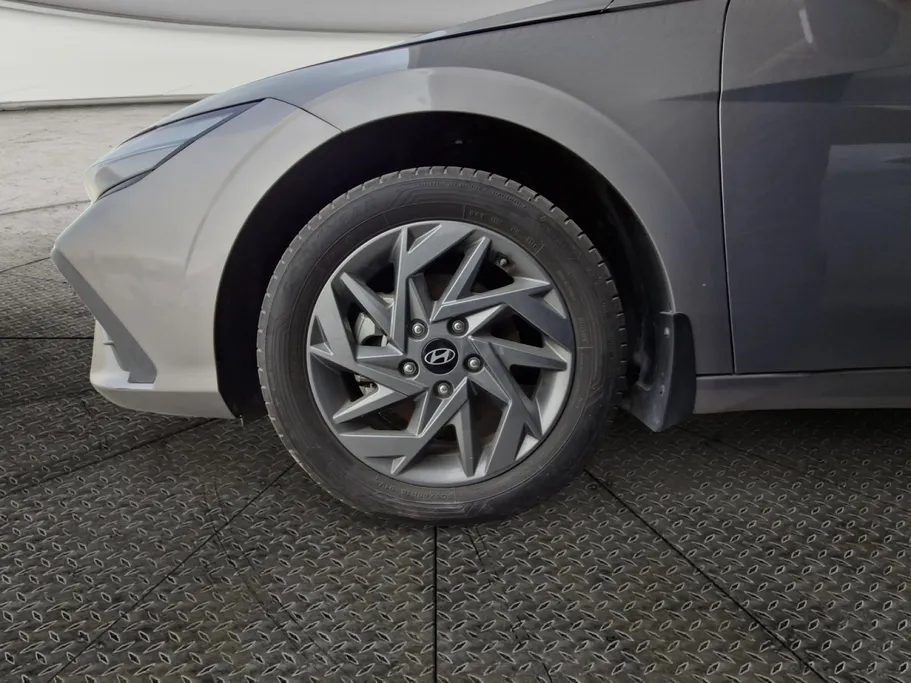 2024 Hyundai Elantra Smart 