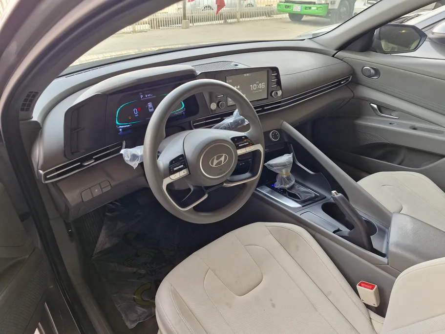 2024 Hyundai Elantra Smart 