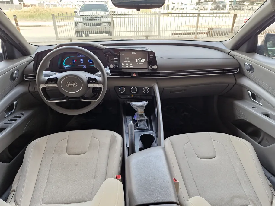 2024 Hyundai Elantra Smart 