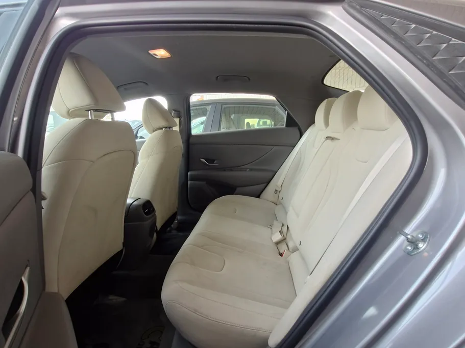 2024 Hyundai Elantra Smart 